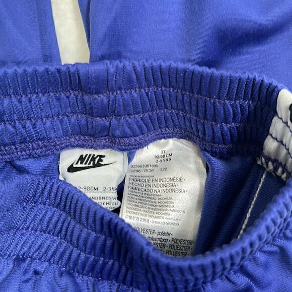 NIKE TODDLER BOYS LOGO TAPING, FULL ZIP JACKET AND PANTS SET. - Picture 6 of 6